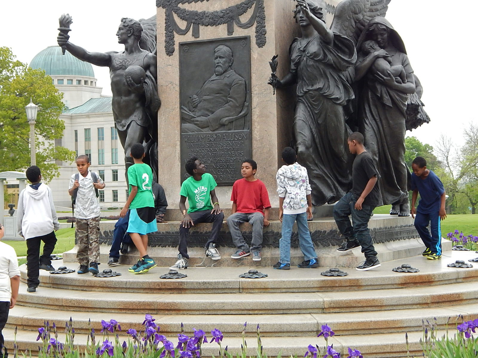 Empowering Youth: Volunteer Programs in Des Moines, IA